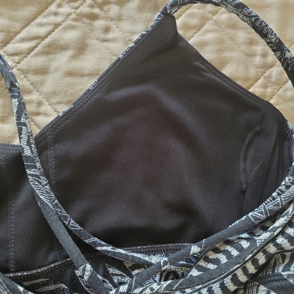 JOYLAB leaf print sports bra - Picture 6 of 11